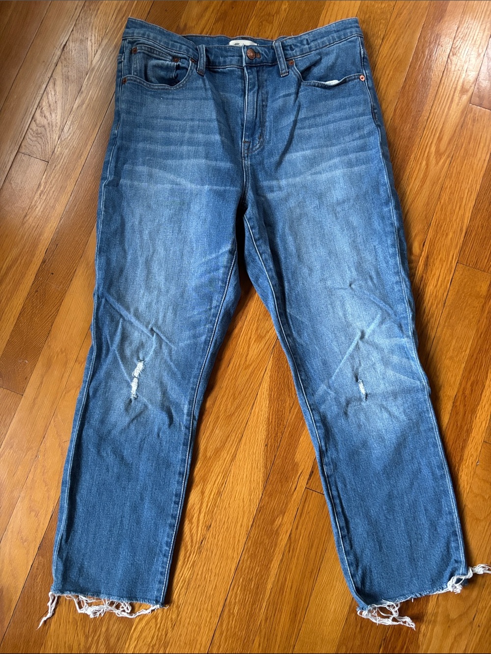 Madewell women’s Blue Distressed High-Rise crop boyjean. Size 29. Like new.